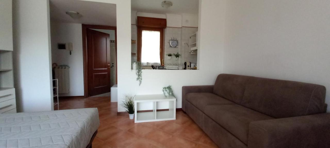 Alloggio Turistico A Via Modugno Vitinia Esterno foto