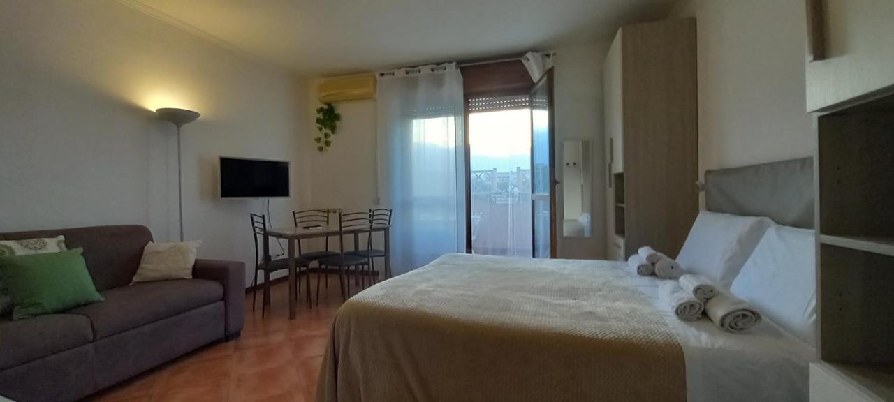 Alloggio Turistico A Via Modugno Vitinia Esterno foto